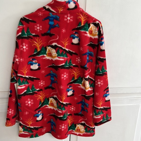 Red Winter Scenes Fleece - Picture 4 of 7